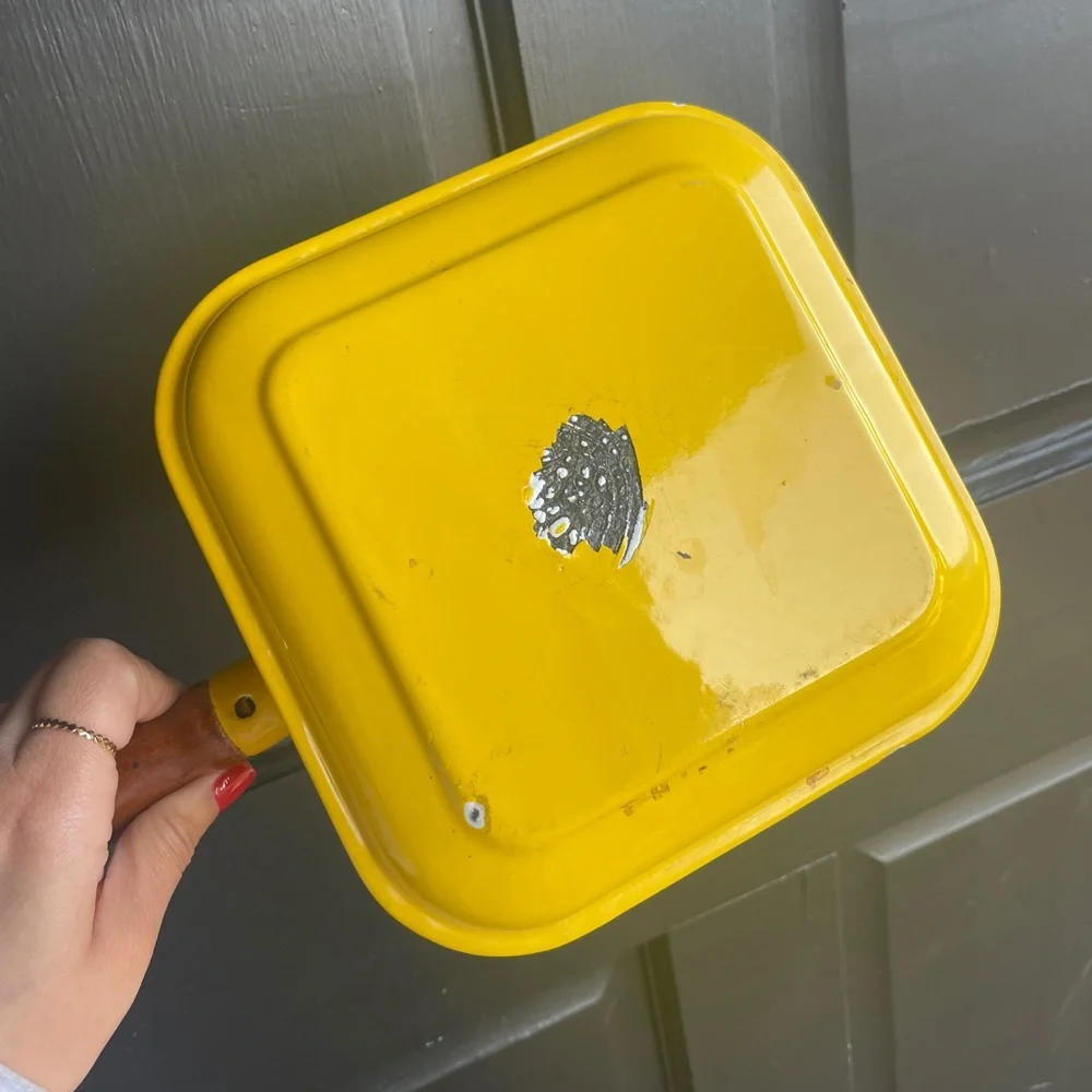 1970s vintage yellow enamel pot - Picture 5 of 5